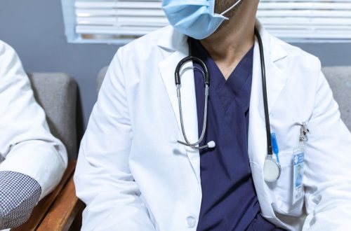 When Should You Choose Medical Scrub Jackets For Maximum Comfort And Daily Performance (1)